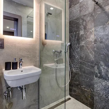 Urban 19 Residences Signature Inn