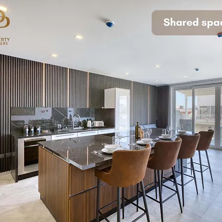 Urban 19 Residences Signature *