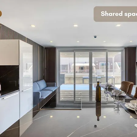 Urban 19 Residences Signature *