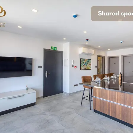 Urban 19 Residences Signature *