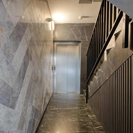 Urban 19 Residences Signature *